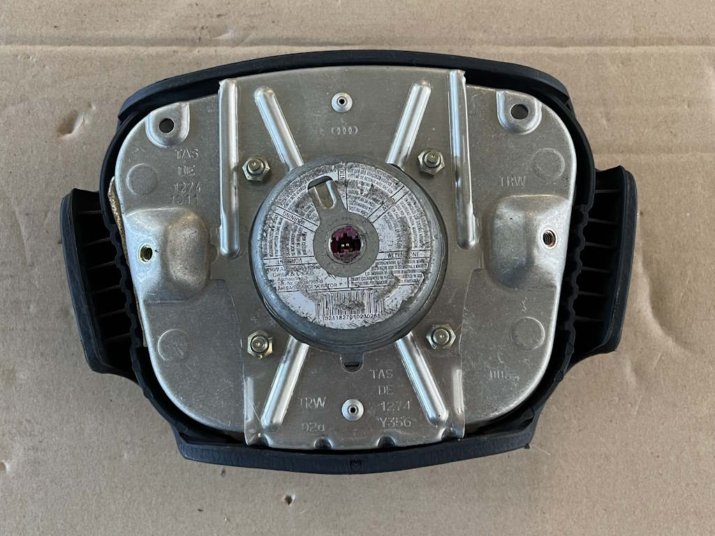 AUDI A4 - 8D - 1999-2001 - airbag volantu 4 ramenný - 4B0880201AH