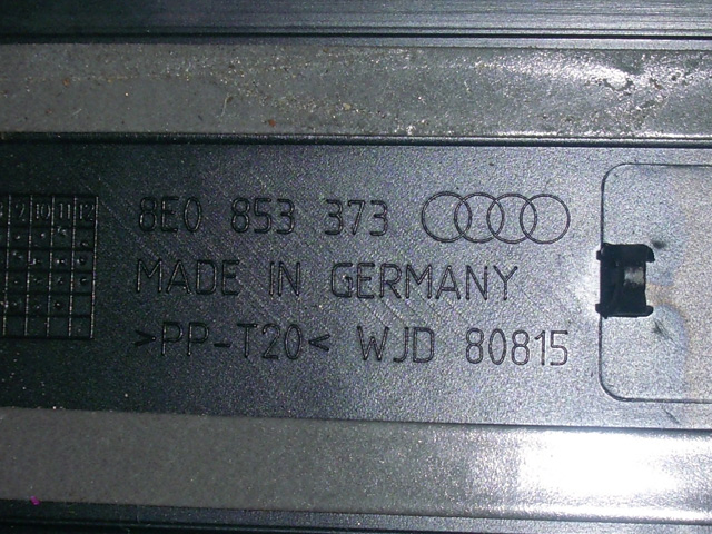 AUDI A4 2001-2005 - 8E - plast prahu