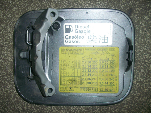 AUDI A4 2001-2005 - 8E - krytka nádrže