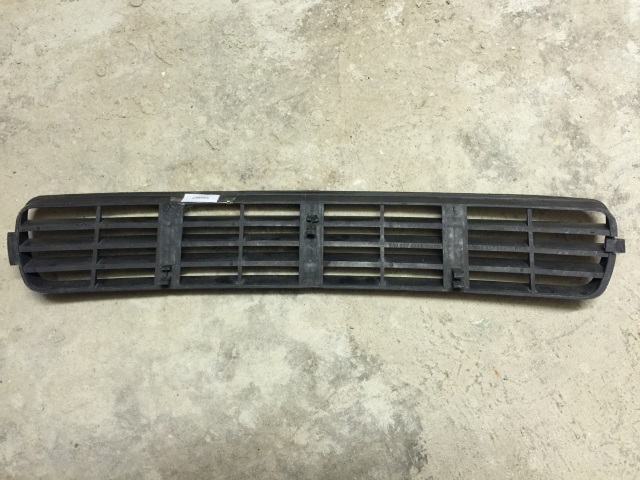 AUDI 80 - B4 - 1991-1996 - mřížka prostřední