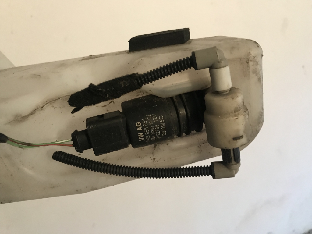 ŠKODA FABIA I 1999-2007 - 6Y - nádobka ostřikovače