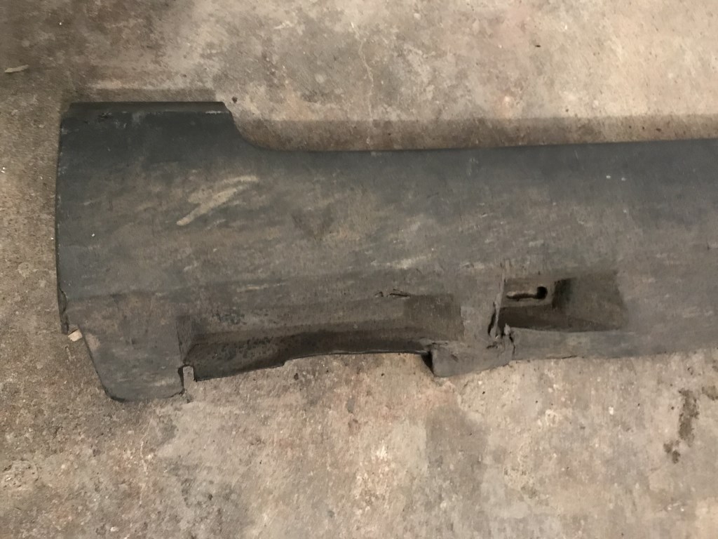 VW PASSAT B6 - 3C - 2005-2010 - prah plastový L - 3C0853855B