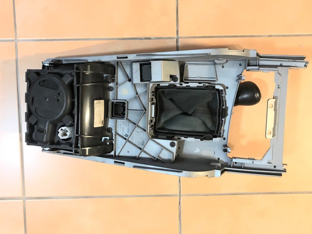 AUDI A6 - 4F - 2005-2011 - řadička s tunelem - ANGLIE