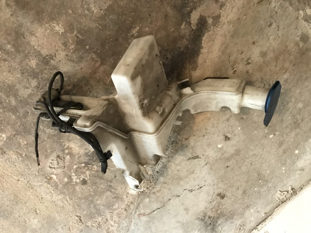 VW PASSAT B6 - 3C - 2005-2010 - nádobka ostřikovačů - 3C0955453