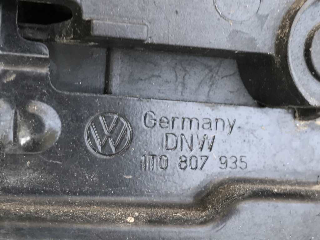 VW TOURAN - 1T - 2003-2010 - držák nárazníku - 1T0807935