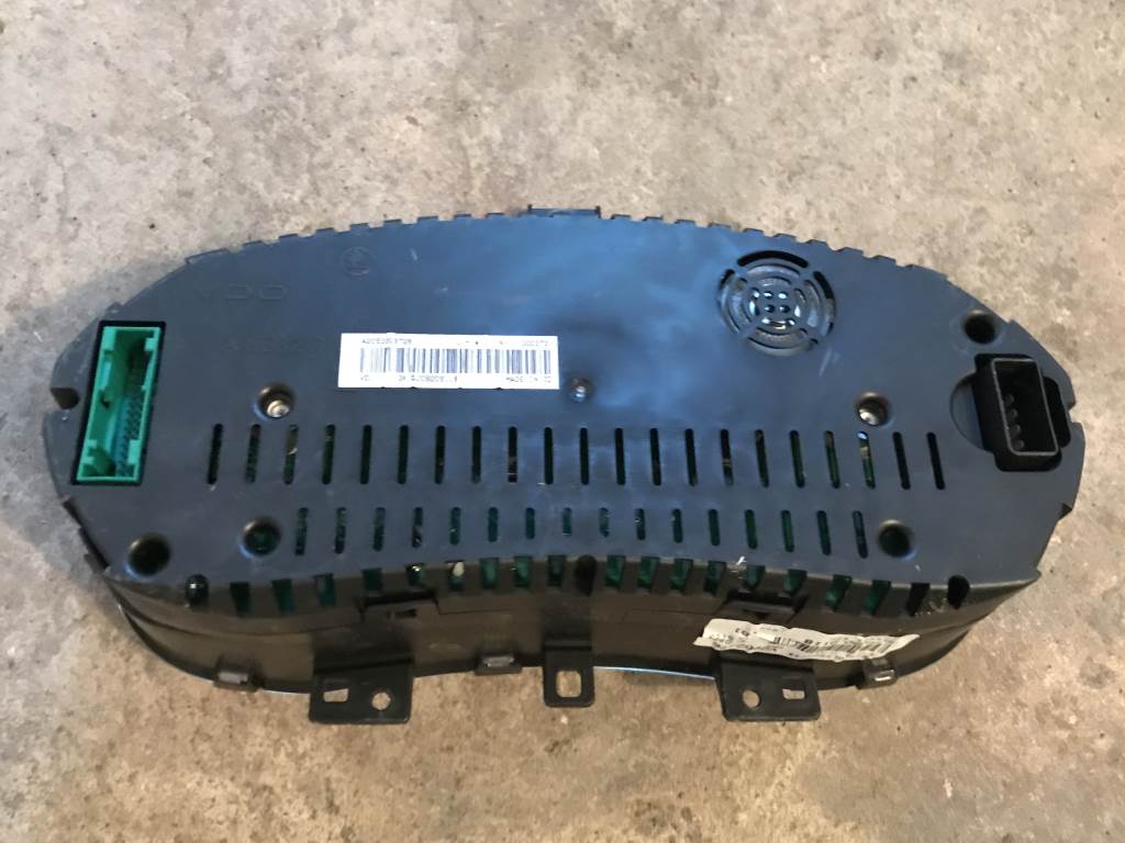 ŠKODA FABIA 2 - 5J - 2007-2014 - budíky - prasklé plexi - 5J0920911B