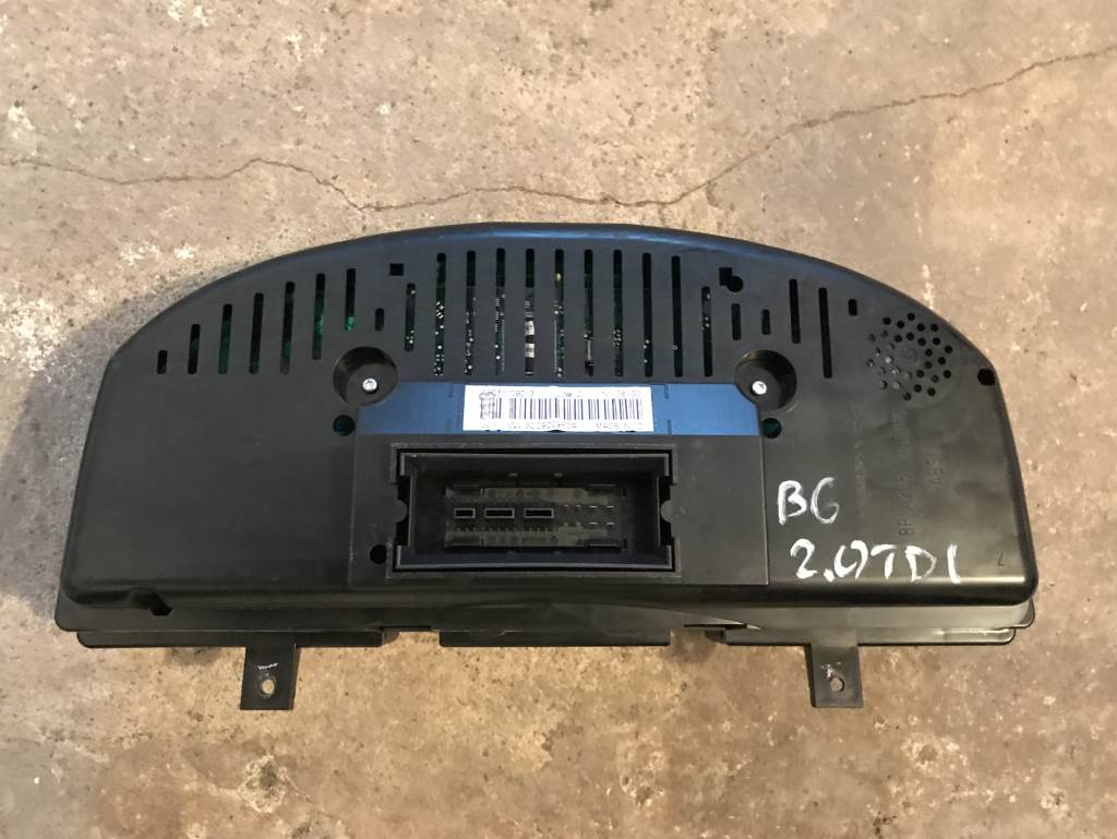 VW PASSAT B6 - 3C - 2005-2010 - budíky - 3C0920960A