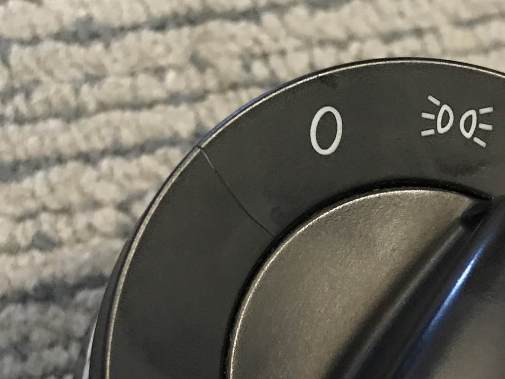 VW PASSAT B6 - 3C - 2005-2010 - přepínač světel - prasklý plast - 1K0941431AH