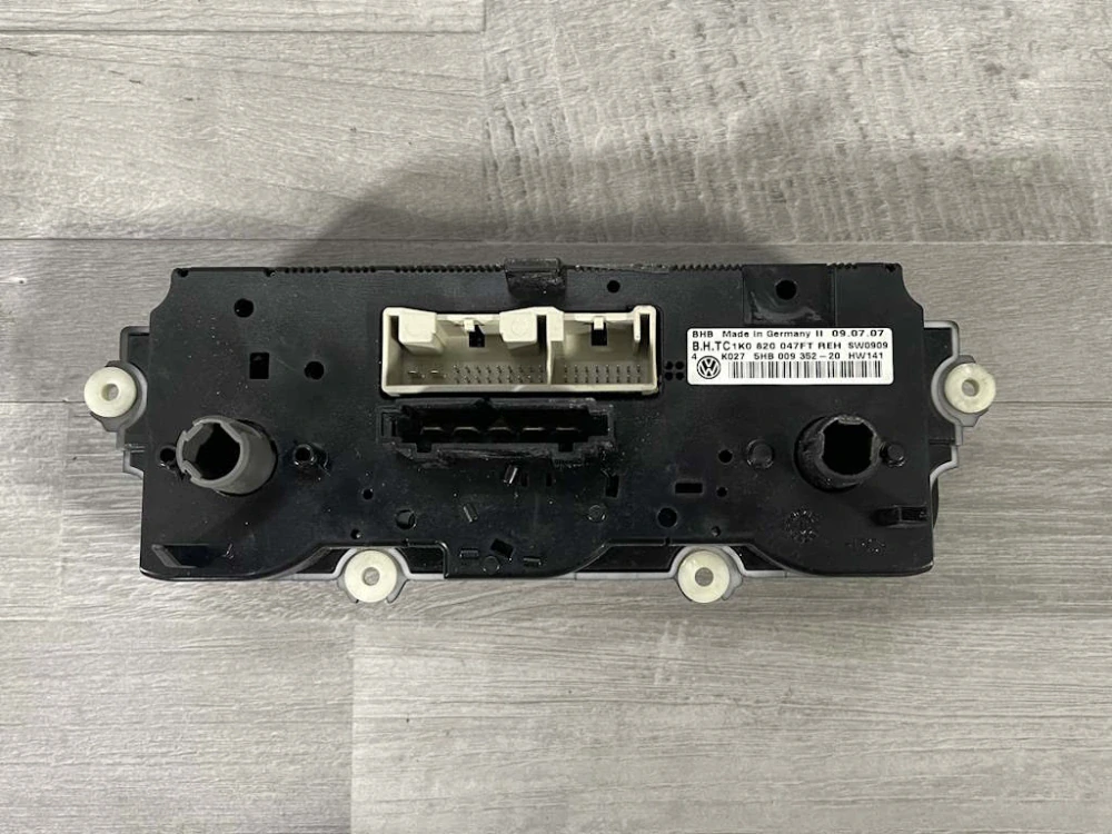 VW PASSAT B6 - 3C - 2005-2010 - klima panel - 1K0820047FT
