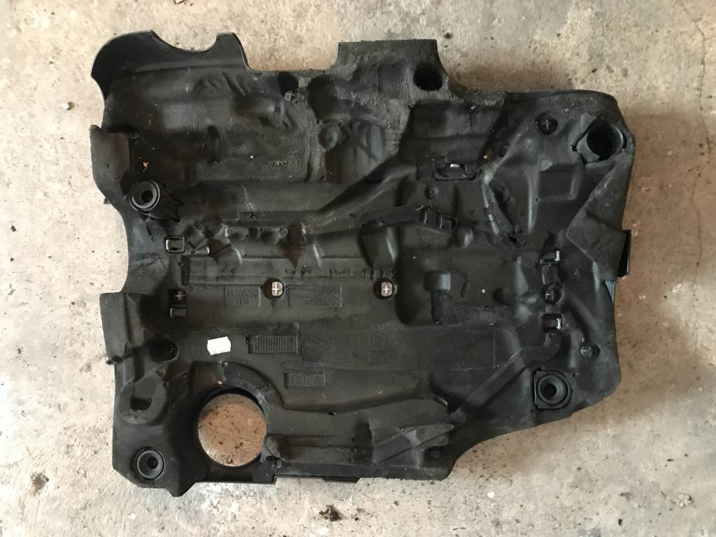 VW PASSAT B6 - 3C - 2005-2010 - kryt motoru 2.0 TDI