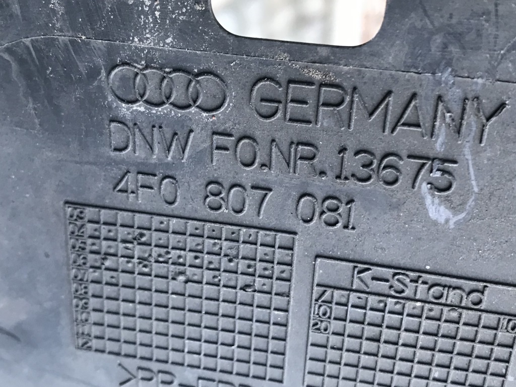 AUDI A6 - 4F - 2005-2011 - plast nad masku - 4F0807081