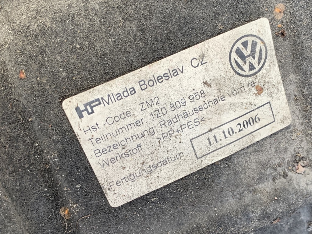ŠKODA OCTAVIA 2 - 1Z - 2004-2009 - nadkolí PP + spodni PP - 1Z0809958 1Z0809954