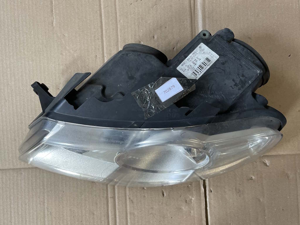 VW PASSAT B6 - 3C - 2005-2010 - světlo LP - 3C0941005R - ANGLIE - 2x DRŽÁK KO