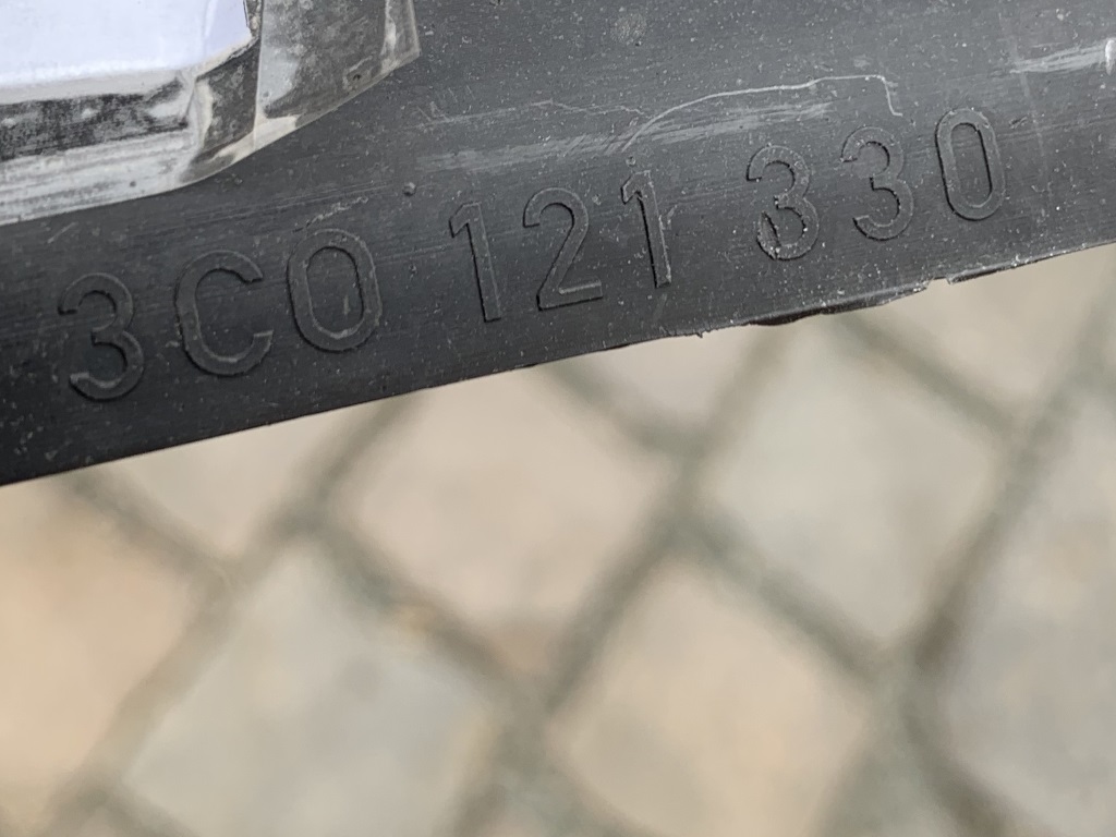 VW PASSAT B6 - 3C - 2005-2010 - plast ch.steny – horni - 3C0121330