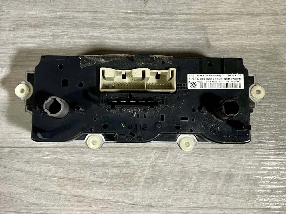 VW PASSAT B6 - 3C - 2005-2010 - klima panel - 1K0820047DF