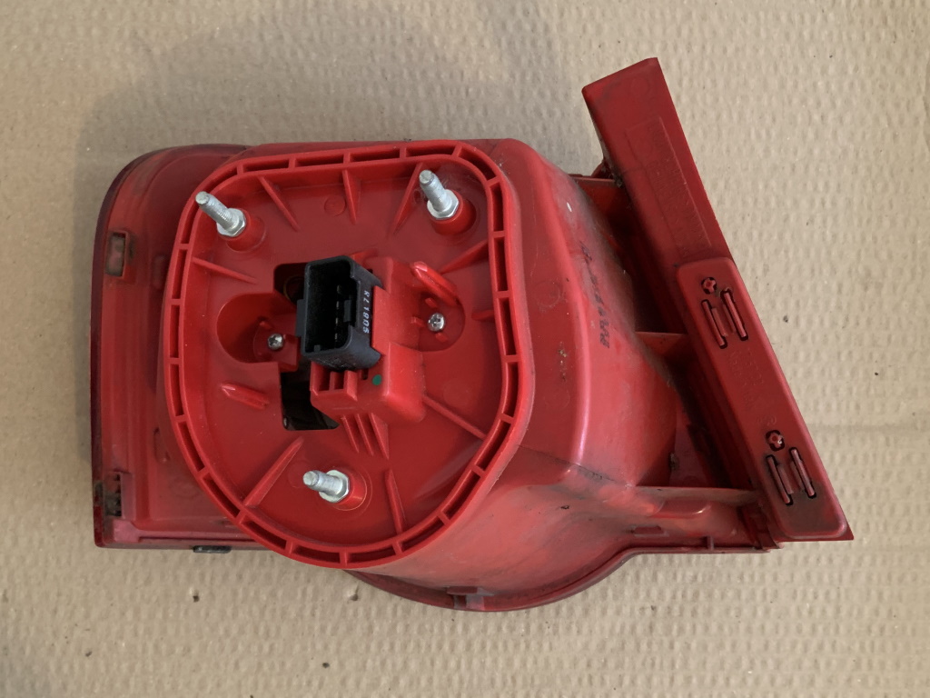 VW PASSAT B6 - 3C - 2005-2010 - světlo PZ SEDAN - 3C5945096C