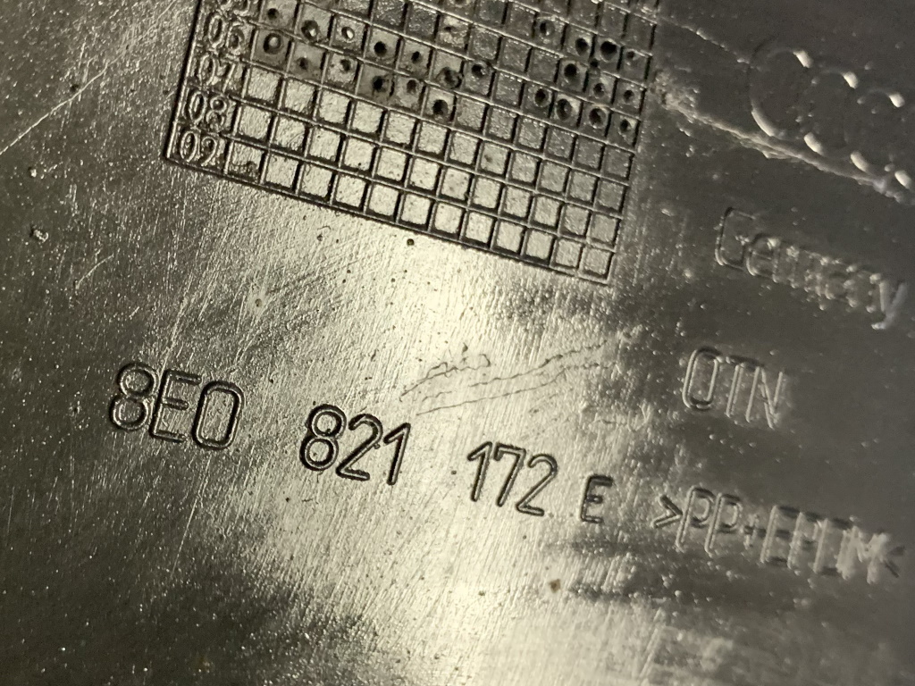 AUDI A4 - 8E - 2005-2008 - FACELIFT - nadkolí PP - 8E0821172E