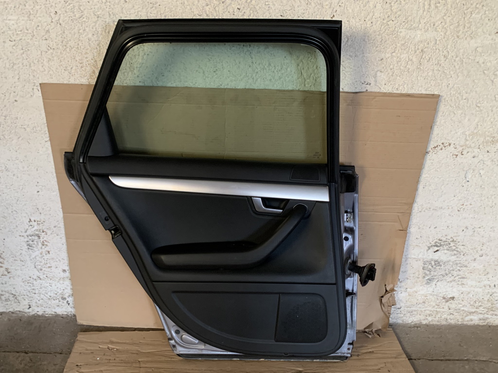 AUDI A4 B7 8E FACELIFT - 2005-2008 - dveře LZ AVANT - LY7H