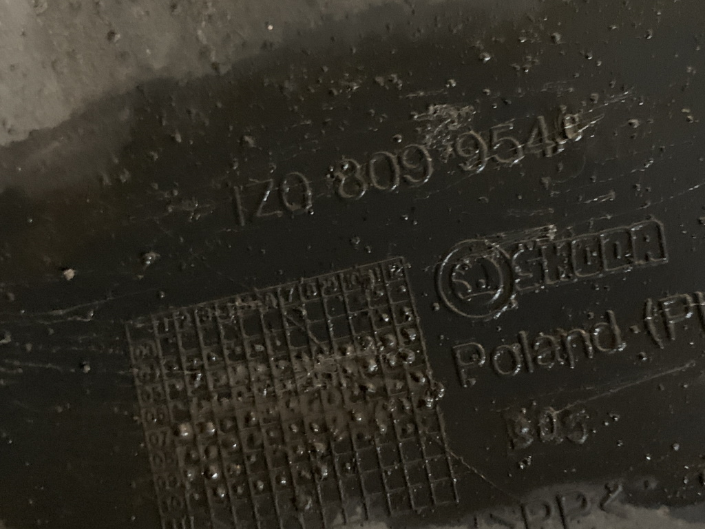 ŠKODA OCTAVIA 2 - 1Z - 2004-2009 - nadkolí PP + spodni PP - 1Z0809958 1Z0809954