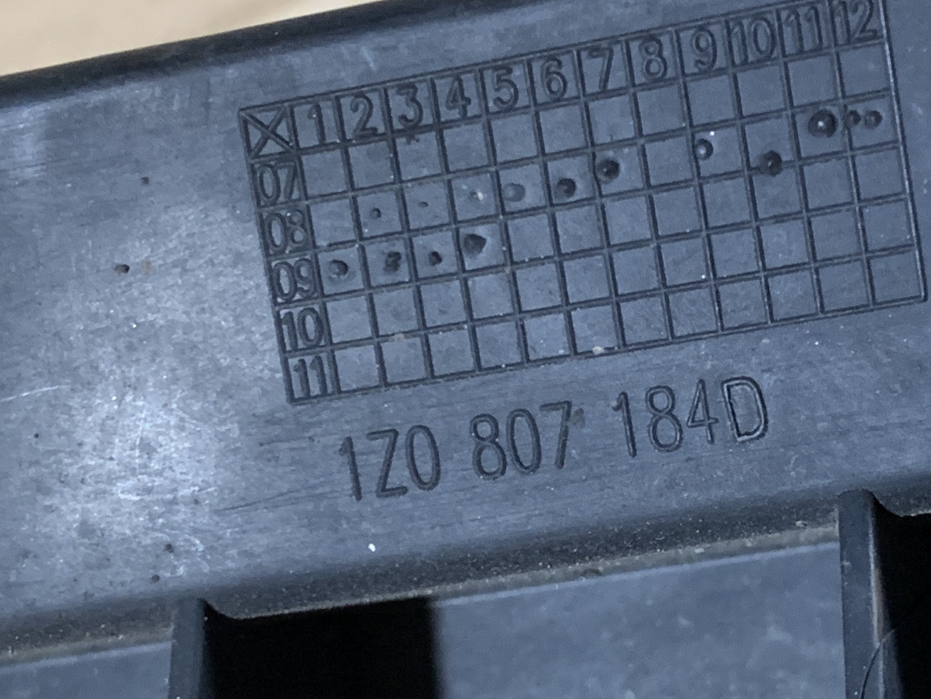 ŠKODA OCTAVIA 2 - 1Z - 2004-2013 - FACELIFT - výztuha předního nárazníku P - 1Z0807184D