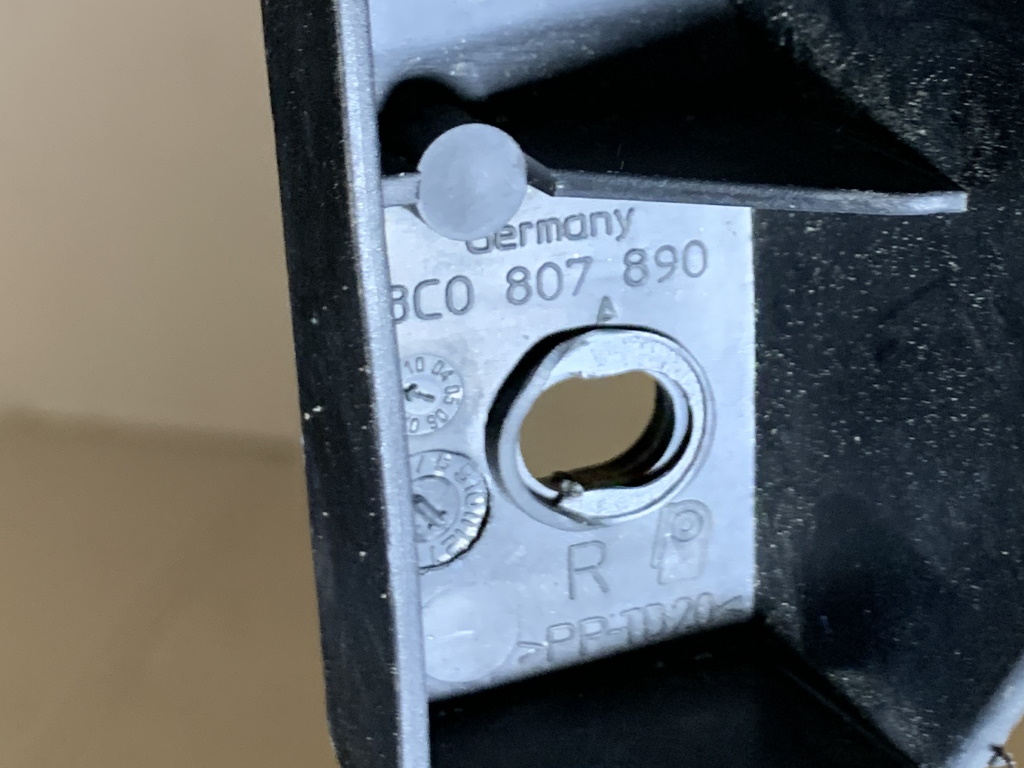 VW PASSAT B6 - 3C - 2005-2010 - plast pod světlo PP - 3C0807890