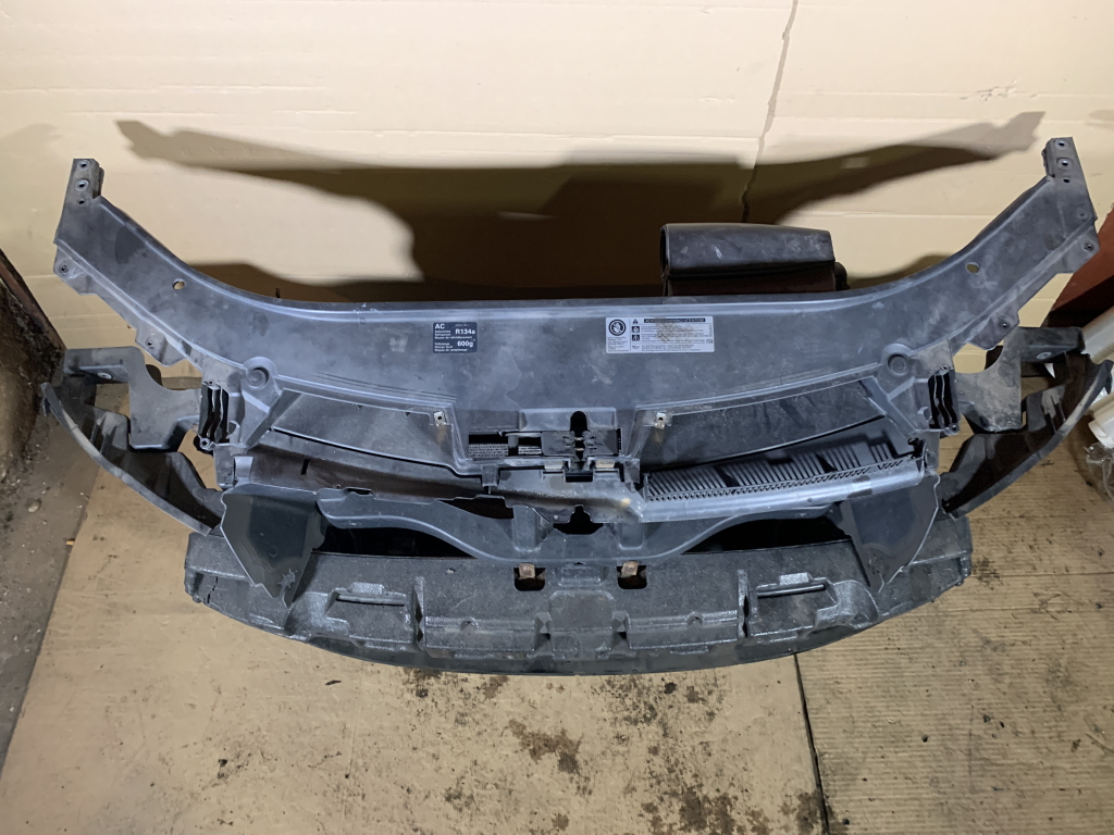 VW PASSAT B6 - 3C - 2005-2010 - chladičová stěna 2.0 TDI - COMMON RAIL - kompletní