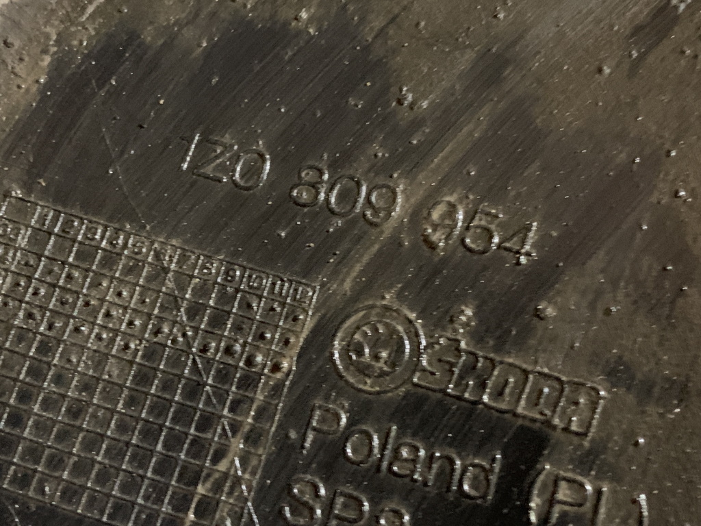 ŠKODA OCTAVIA 2 - 1Z - 2004-2009 - nadkolí PP + spodni PP - 1Z0809958 1Z0809954