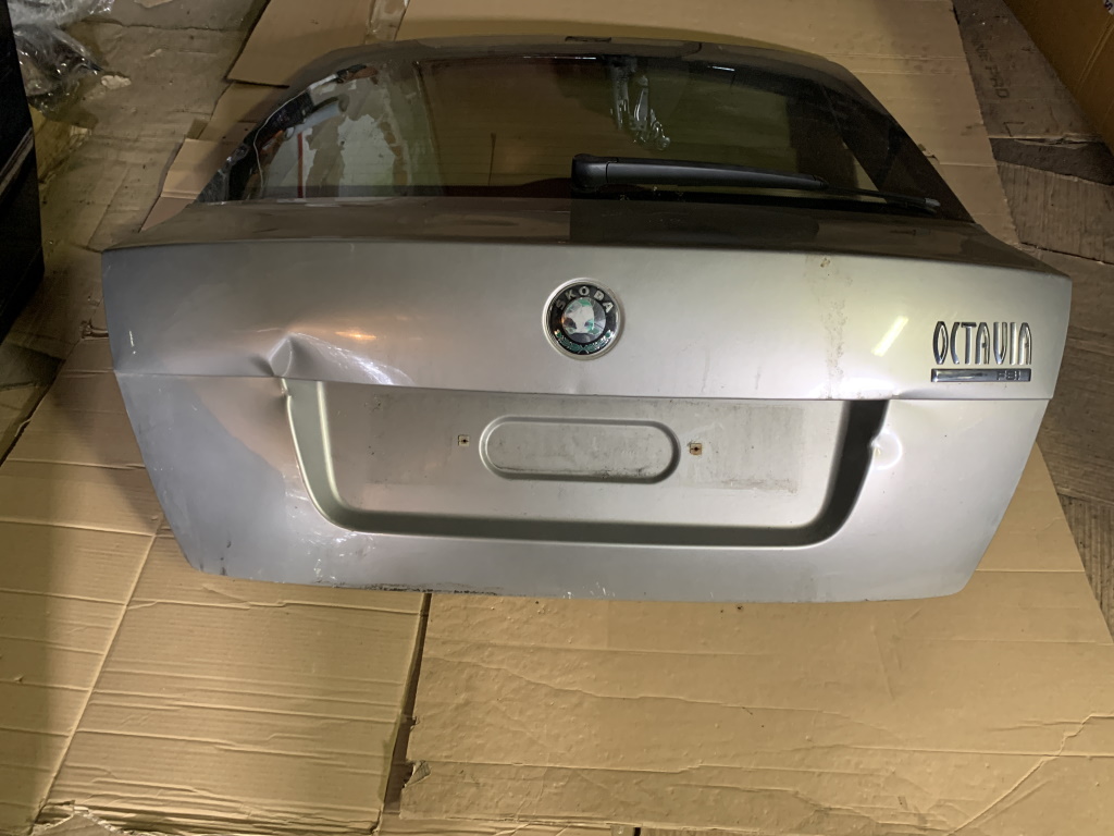 ŠKODA OCTAVIA 2 - 1Z - 2004-2009 - zadní víko SEDAN - 9202 - POŠKOZENÉ