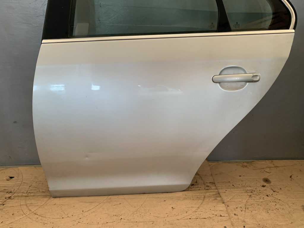 VW JETTA - 1K - 2005-2011 - dveře LZ - LA7W - LEHCE ODŘENÉ