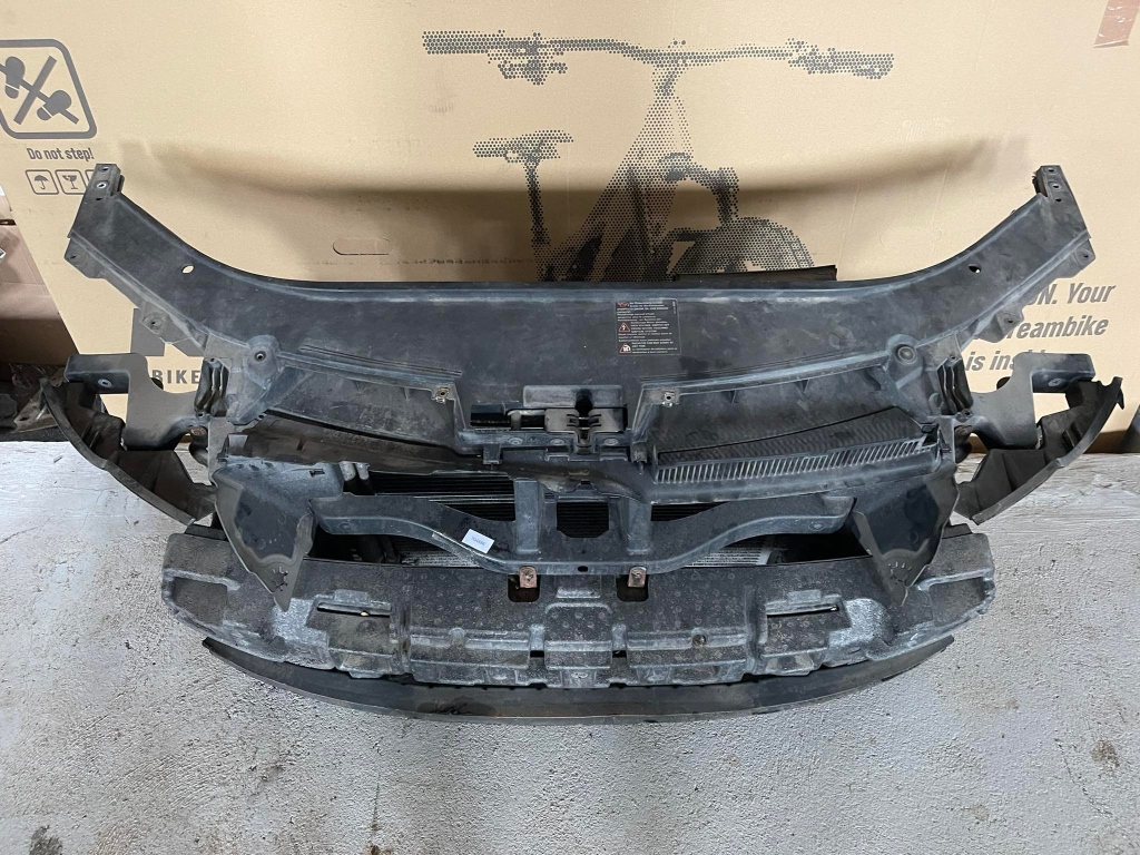 VW PASSAT B6 - 3C - 2005-2010 - chladičová stěna 2.0 TDI