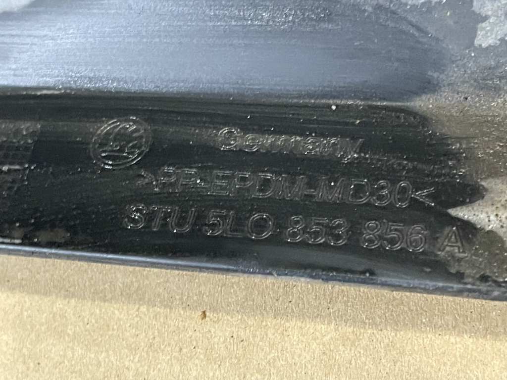 ŠKODA YETI - 5L - 2009-2015 - práh P - 5L0853856A