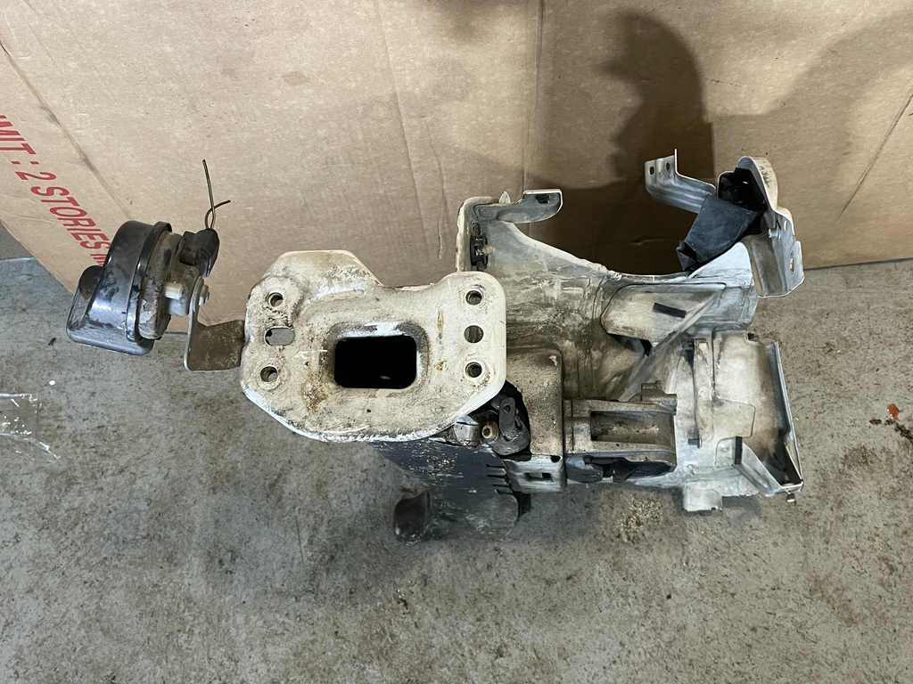 ŠKODA SUPERB 2 - 2008-2015 - 3T - nosník PP