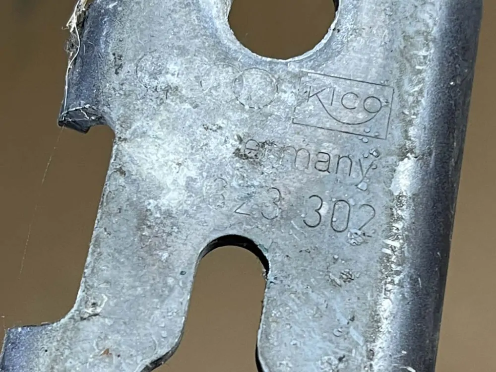 AUDI A6 - 4F - 2005-2011 - panty kapoty LP+PP - 4F0823301 4F0823302