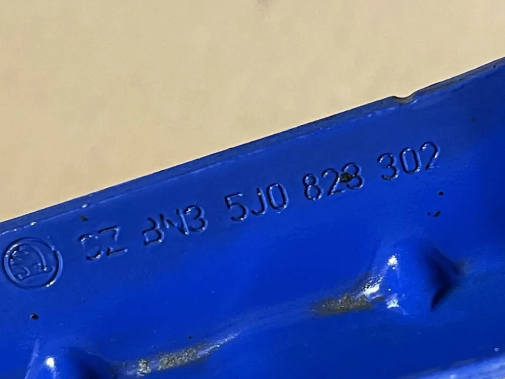 ŠKODA FABIA 2 - 5J - 2007-2014 - panty kapoty LP+PP - 5J0823301 5J0823302