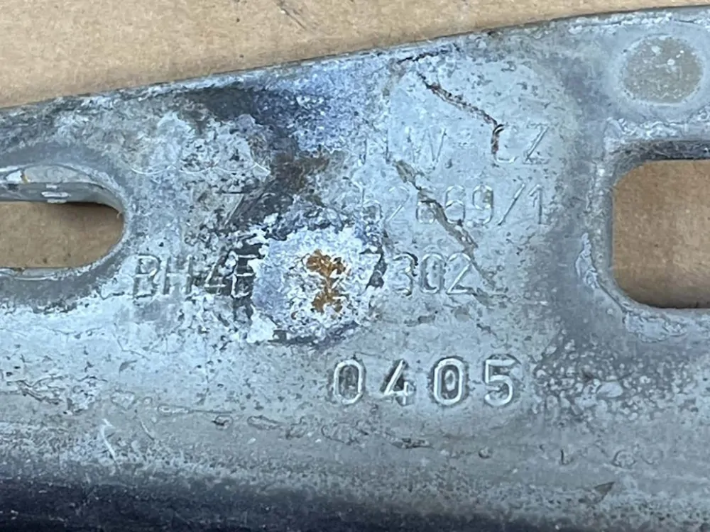 AUDI A6 - 4F - 2005-2011 - panty víka kufru SEDAN LZ+PZ - 4F5