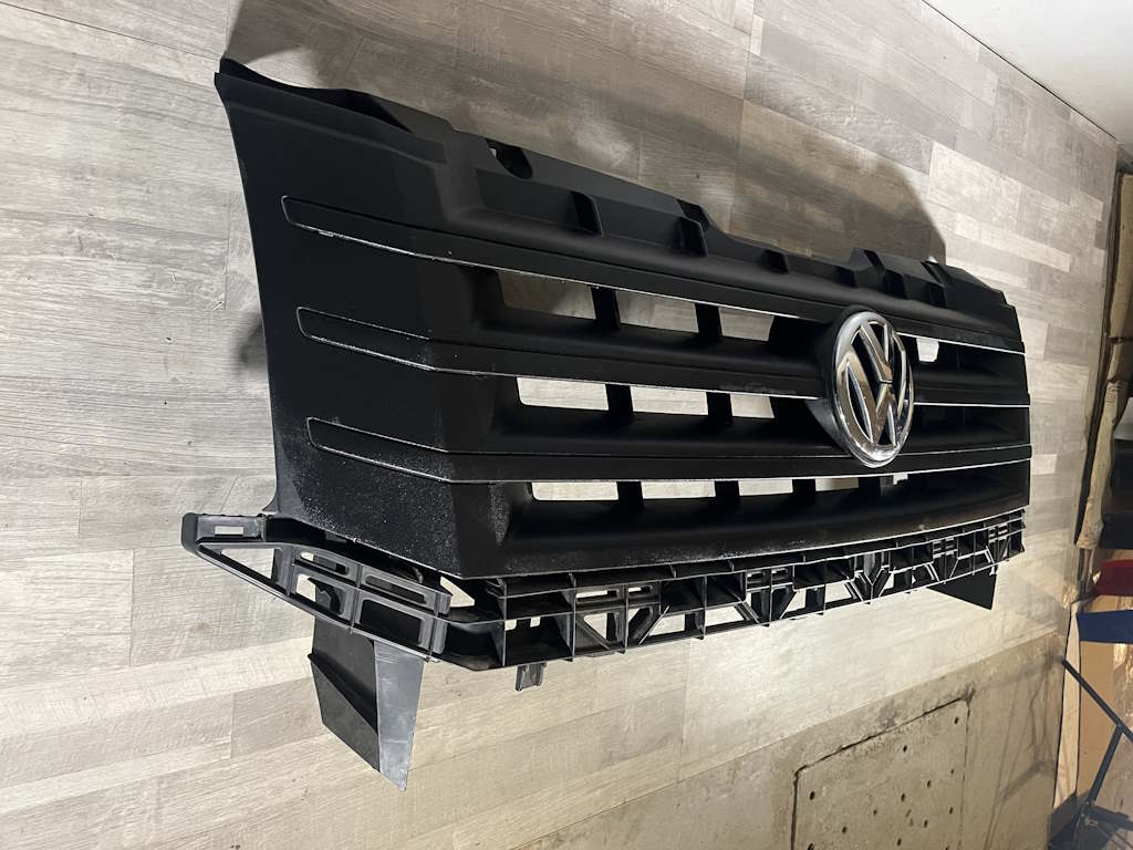 VW CRAFTER 2E 11-17 - FACELIFT - maska - 2E0853653E