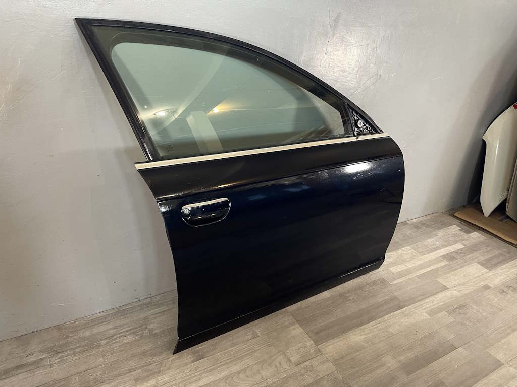 AUDI A6 - 4F - C6 - 2004-2011 - dveře PP - LZ9Y