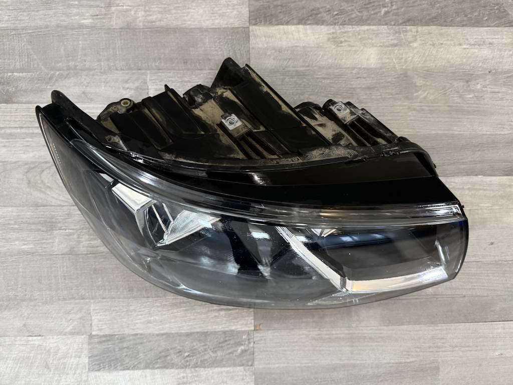 VW TRANSPORTER T6 - 7E - 2015-2019 - světlo PP - 7E1941016AC - POŠKOZENÉ