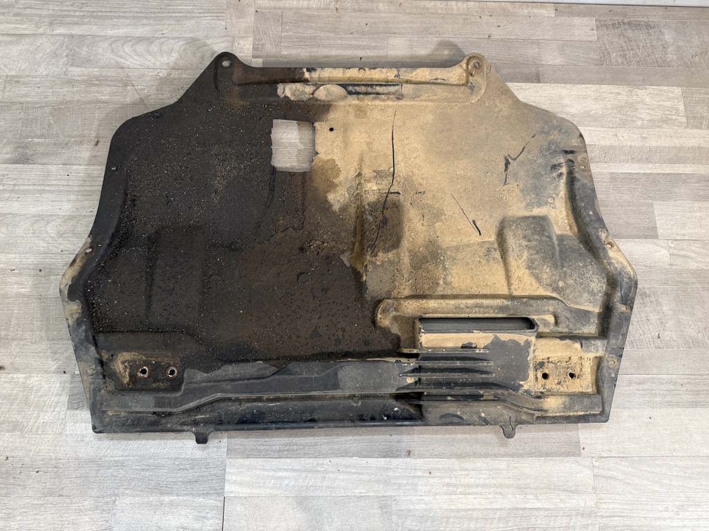 ŠKODA SUPERB 2 2013-2016 - FACELIFT - 3T  - plast pod motor - 5C6825901B