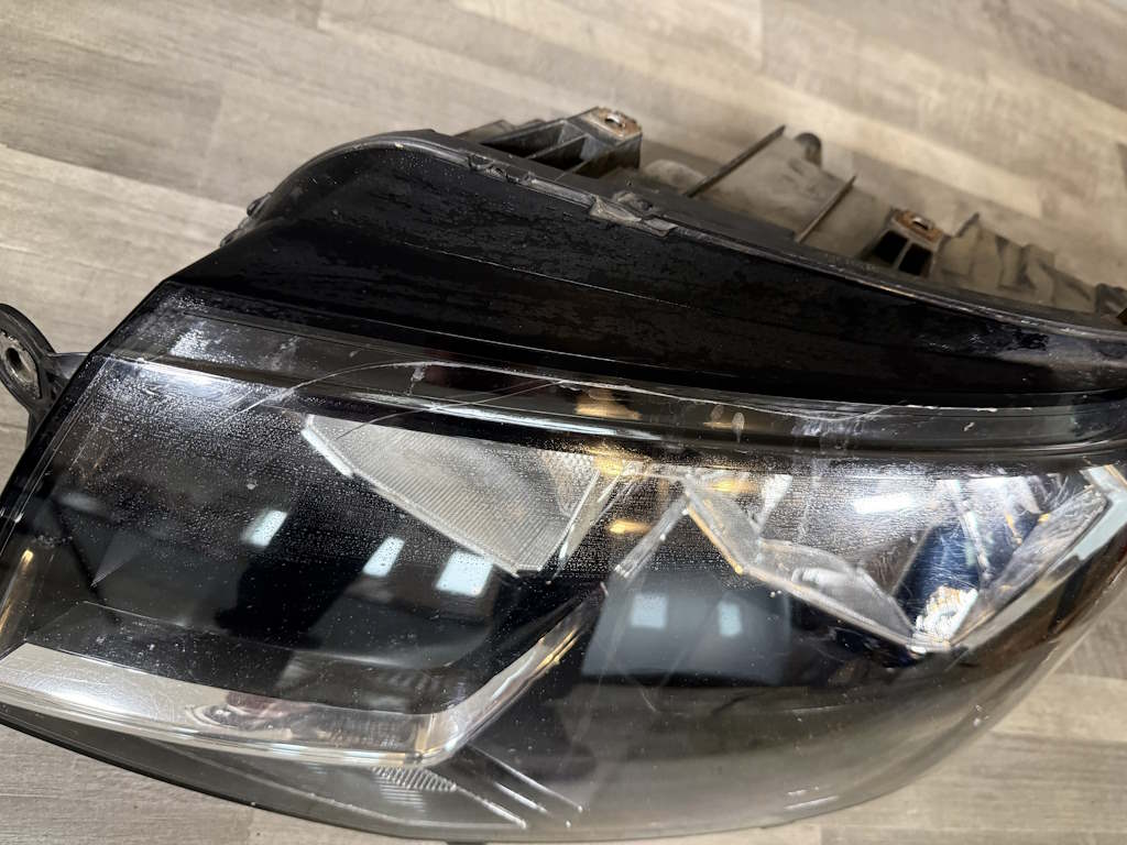 VW TRANSPORTER T5.1 - 7E - 2010-2015 - světlo PP - 7E1941016AD - POŠKOZENÉ