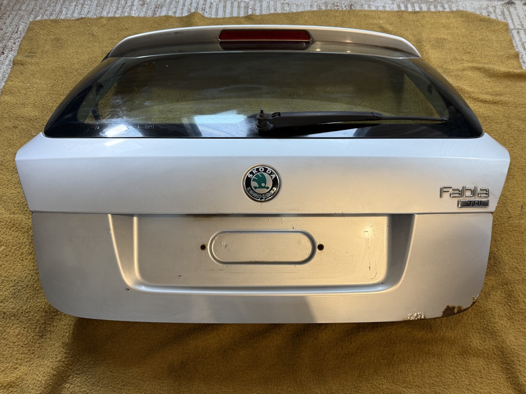 ŠKODA FABIA 2 - 5J - 2007-2014 - zadní viko COMBI - 9156 - 5J9827107