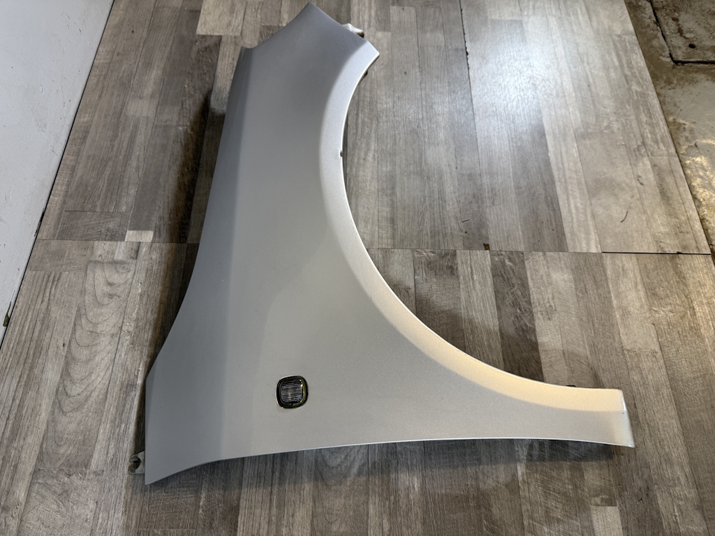 ŠKODA FABIA 2 - 5J - 2007-2014 - blatník PP - 9156