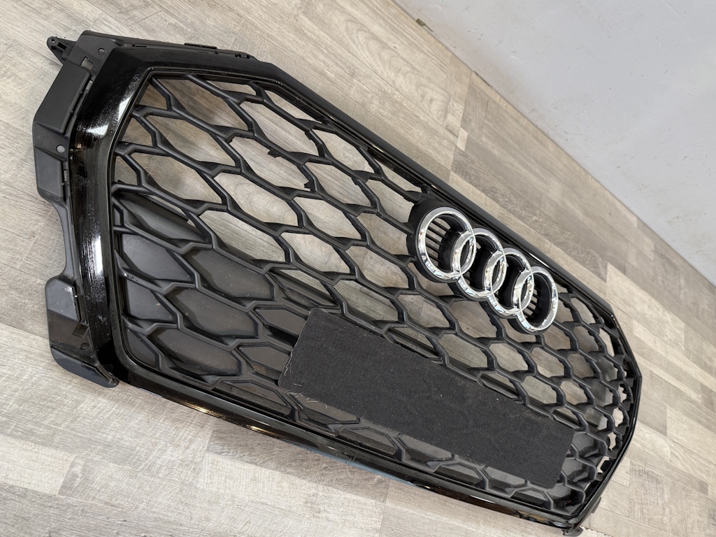 AUDI Q3 - F3 - 83A - 2019-2024 - maska - 83F853651