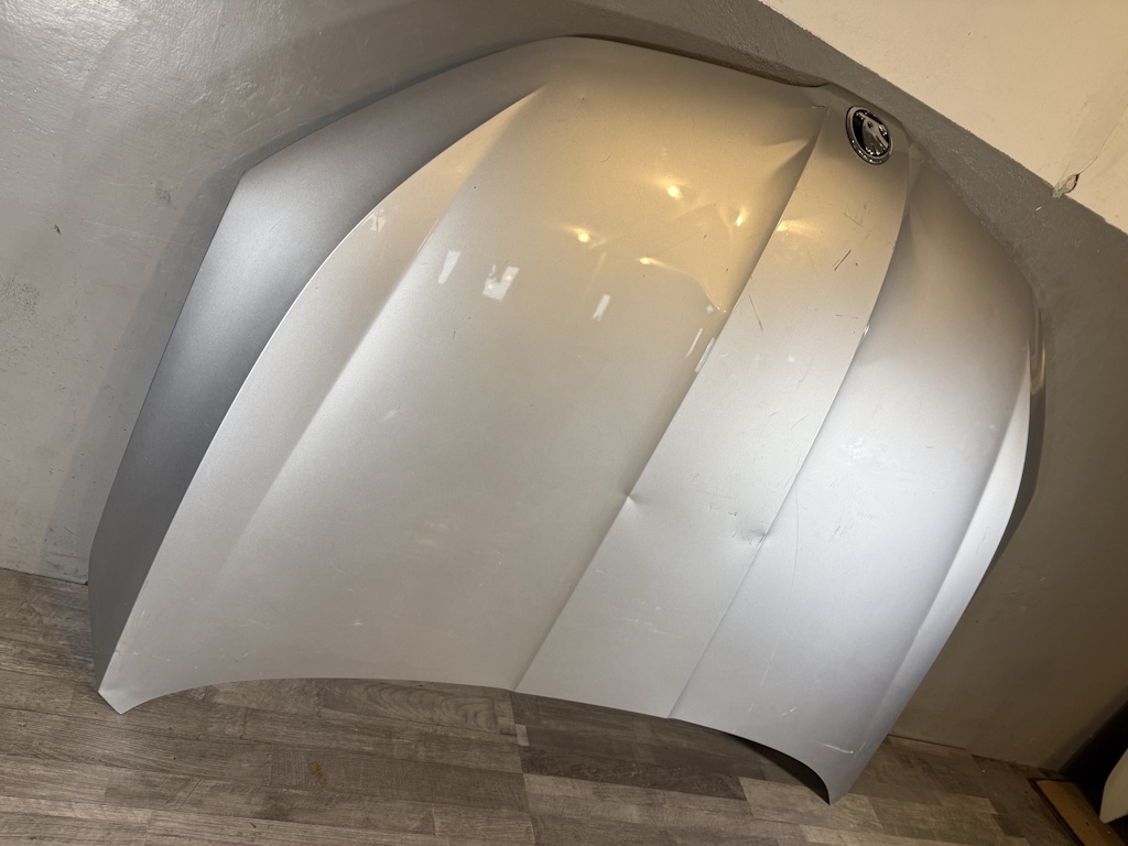 ŠKODA OCTAVIA 3 2017-2019 - FACELIFT - 5E - kapota - 5E0823155