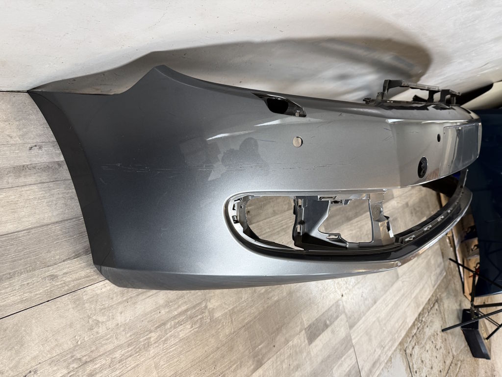 VW GOLF 6 - 1K - 2008-2013 - nárazník HATCHBACK - OST + 4xPDC - 5K0807221