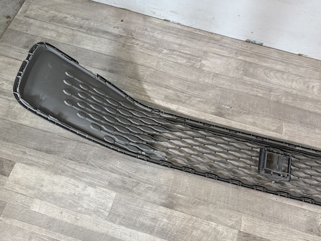 VW CADDY - 2K - 2015-2020 - mřížka nárazníku - 2K7853677