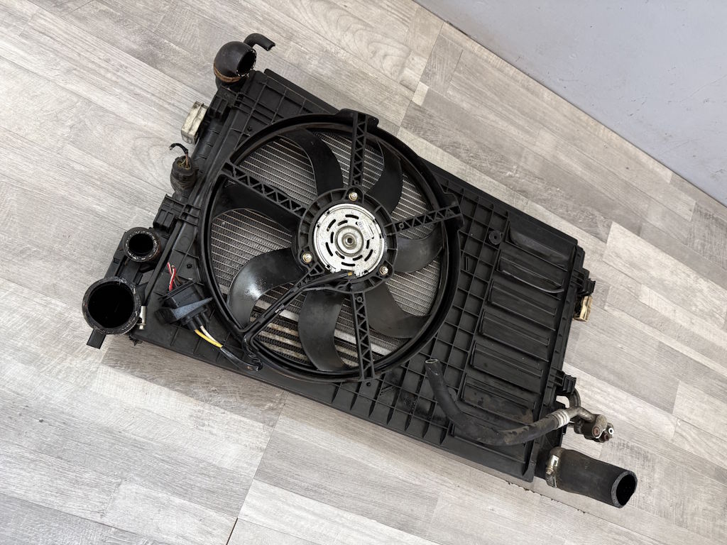 ŠKODA FABIA 2 - 5J - 2010-2014 - FACELIFT -  ventilátor + chladiče - 6R0121217 6R1820741K