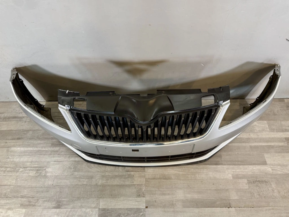 ŠKODA FABIA 2 - 5J - 2010-2014 - FACELIFT - nárazník + maska - 9156 - 5J0853668C