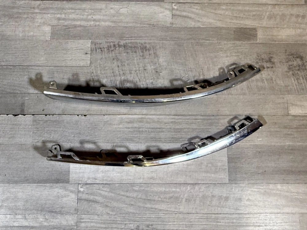 VW GOLF 8 - 5H - 2020-2024 - lišta chrom LP + PP - 5H0853711A 5H0853712A