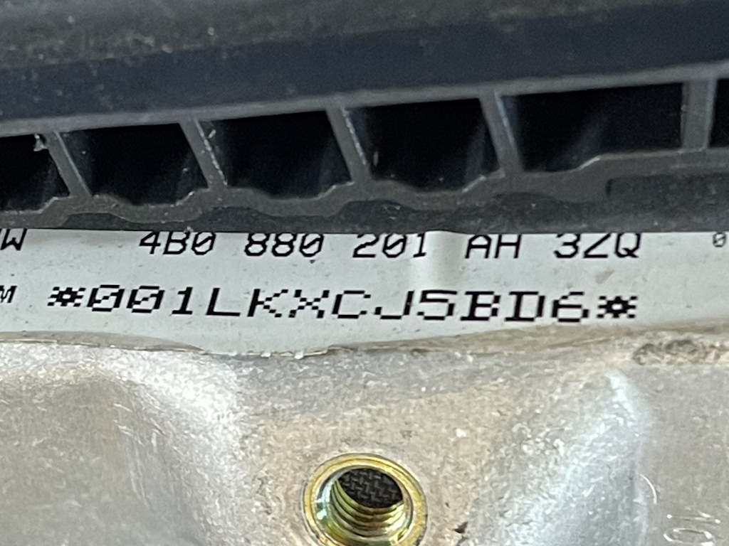 AUDI A4 - 8D - 1999-2001 - airbag volantu 4 ramenný - 4B0880201AH